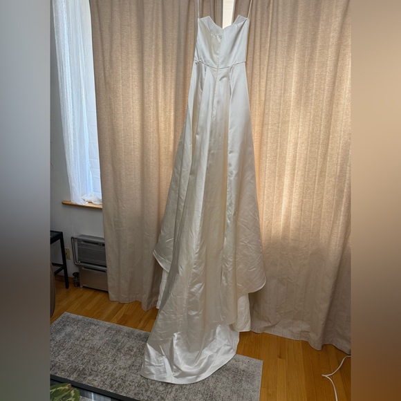 Amsale “Charleston” Wedding Gown – Ivory, Size 8 – Floor Sample - Picture 11 of 16